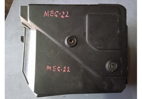 Корпус блока запобіжників Renault Megane II, Scenic II, 8200356339, 8200356337